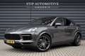 Porsche Cayenne Coupé 3.0 E-Hybrid 462pk | Pano | Sport Chrono | A Grau - thumbnail 1