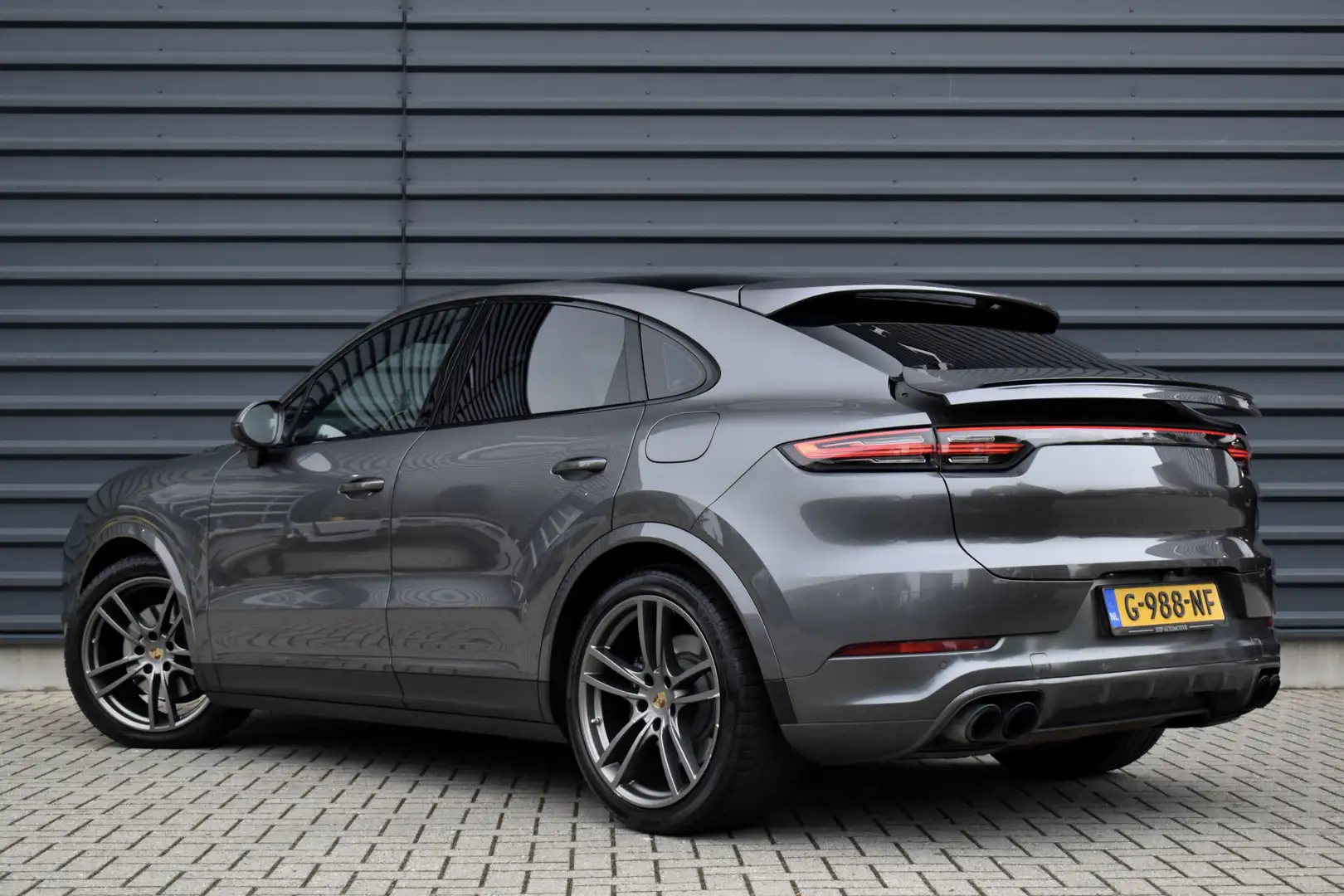 Porsche Cayenne Coupé 3.0 E-Hybrid 462pk | Panoramadak | Sport Chr Grijs - 2