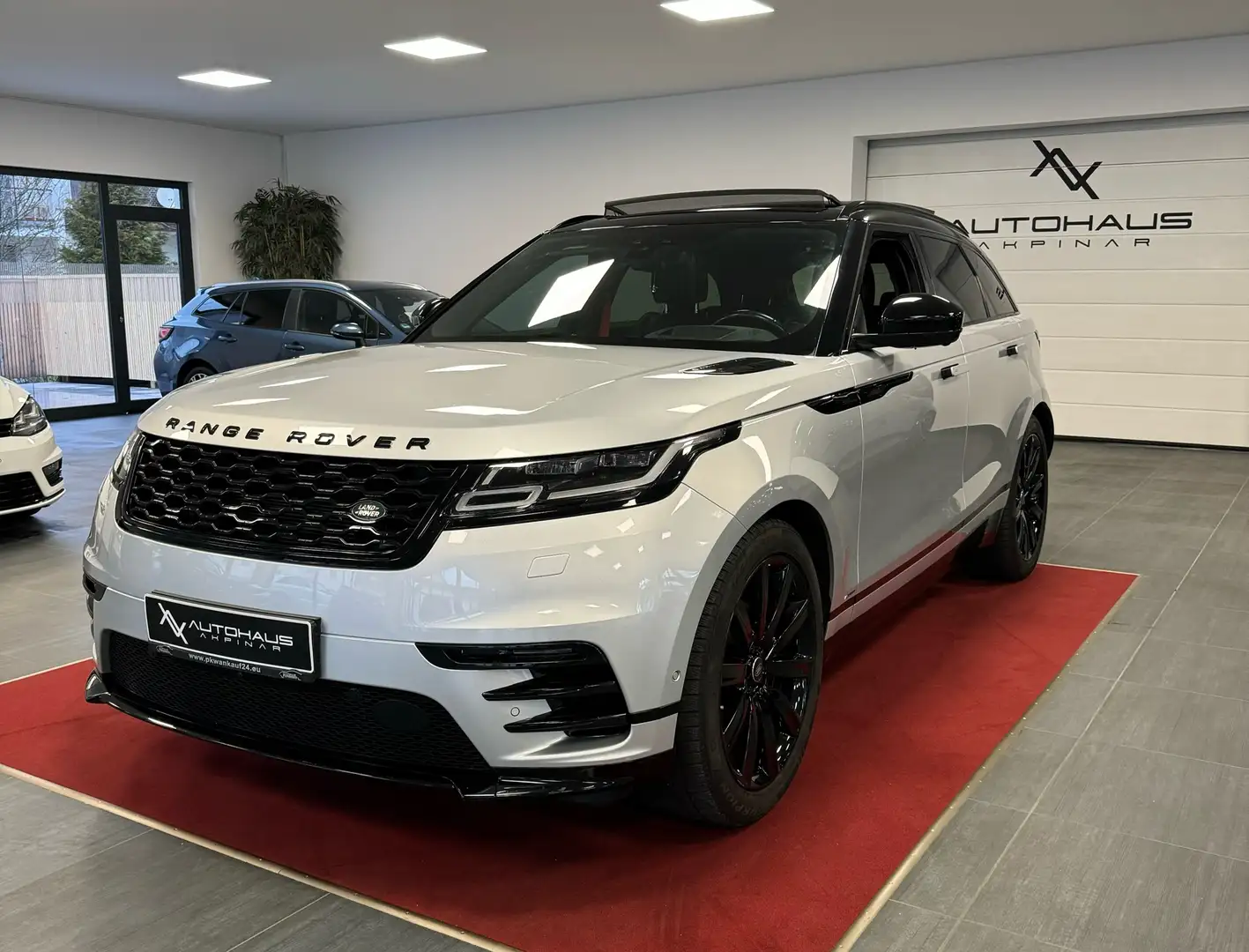 Land Rover Range Rover Velar 2.0d R-Dynamic S~PANO~HEAD UP~360*~MATRIX~21 ZOLL~ Silber - 2
