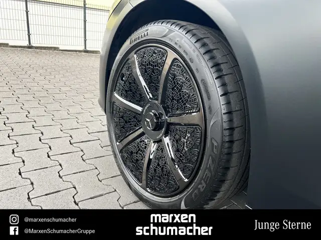 Mercedes-Benz S-Class view 7
