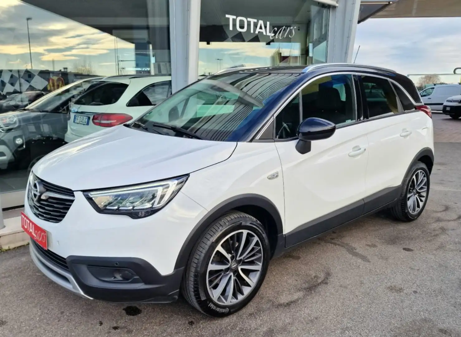 Opel Crossland X 1.2 Turbo 12V 130 CV Start&Stop Ultimate Wit - 1