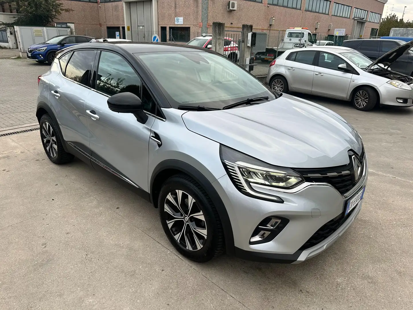 Renault Captur 1.0 tce Techno 90cv - 1