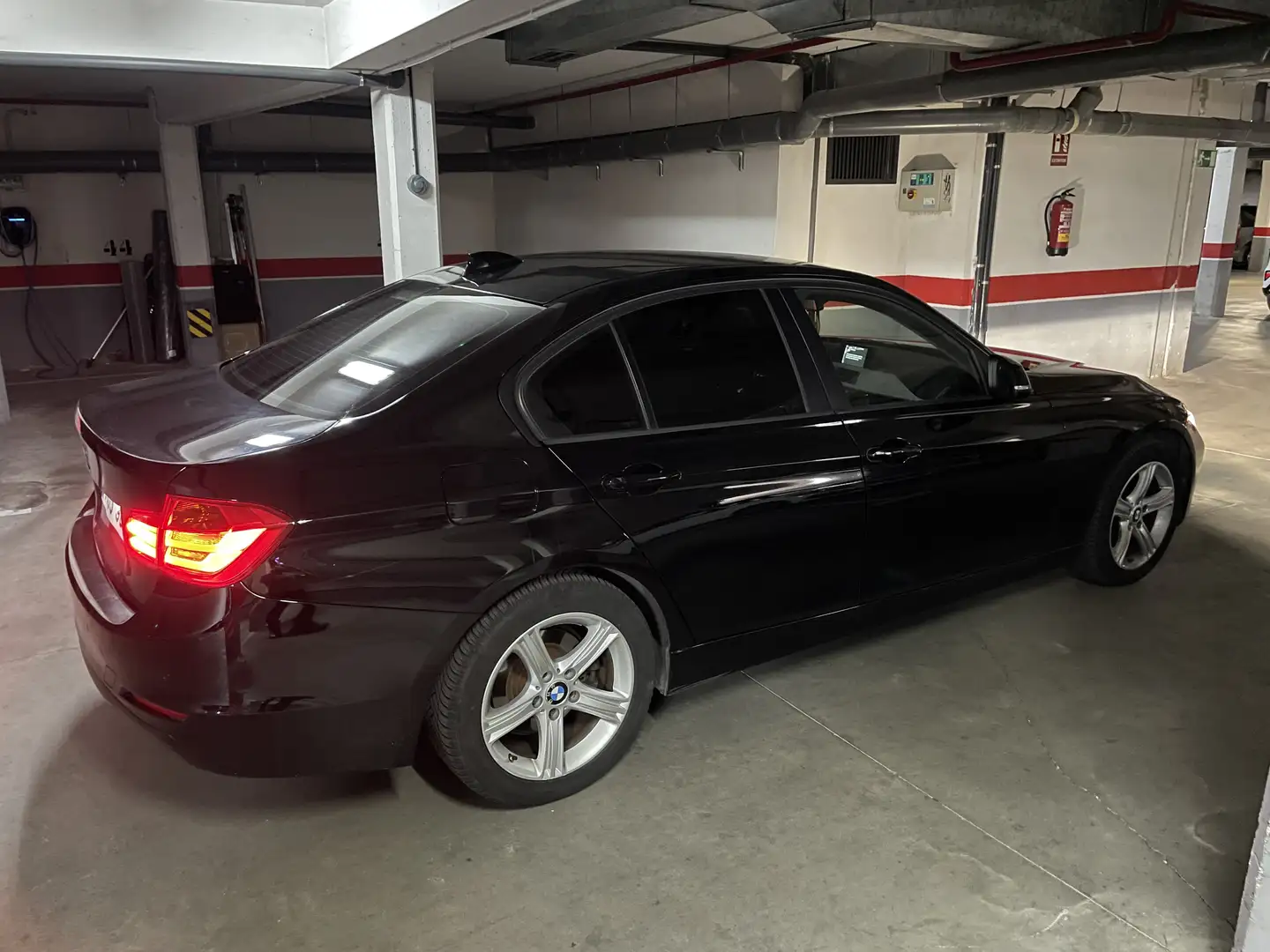BMW 316 316dA Essential Edition - 1