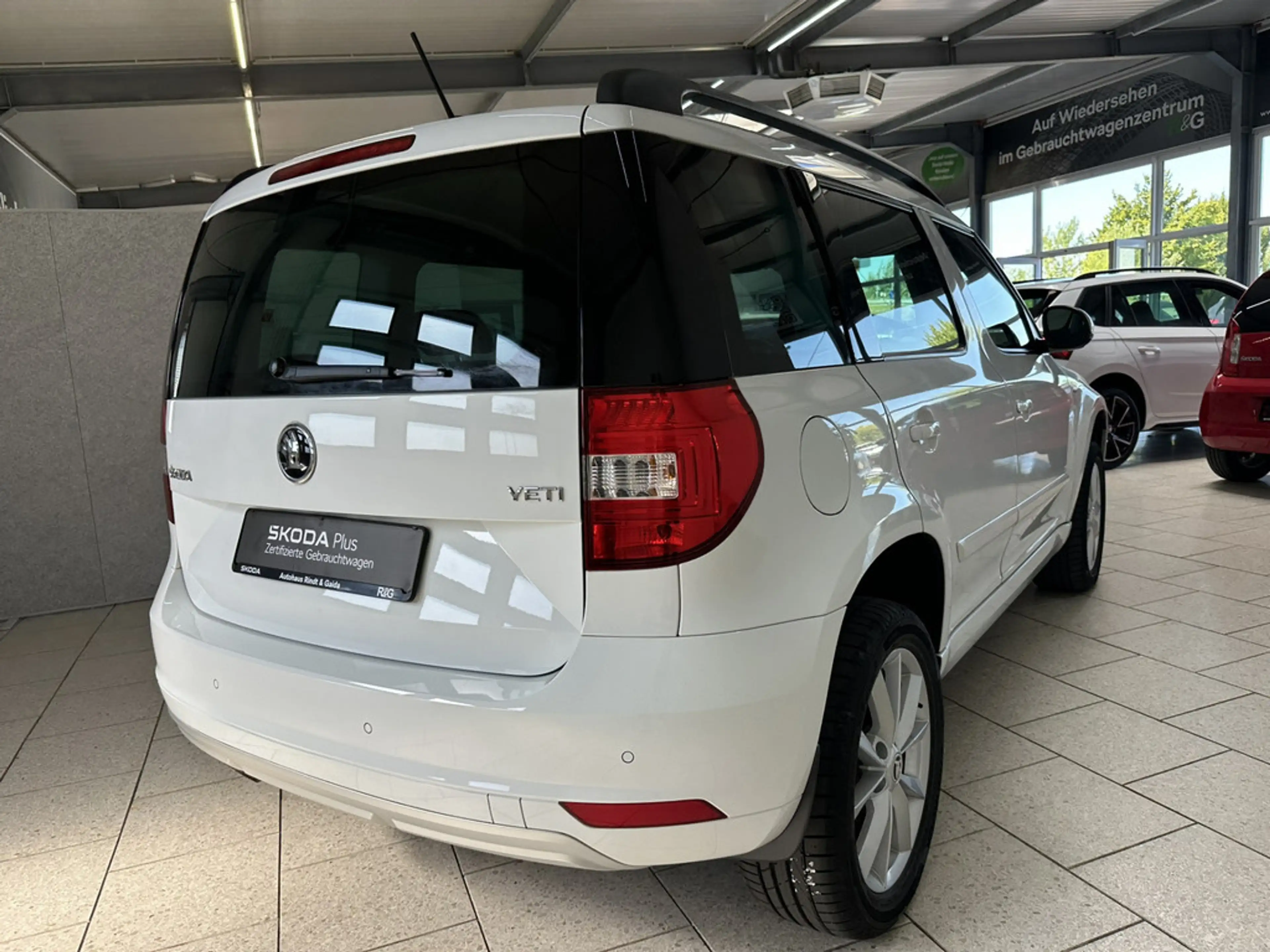 Skoda Yeti 1.2 TSI Drive KLIMA PDC SHZ XENON NAVI — photo 7