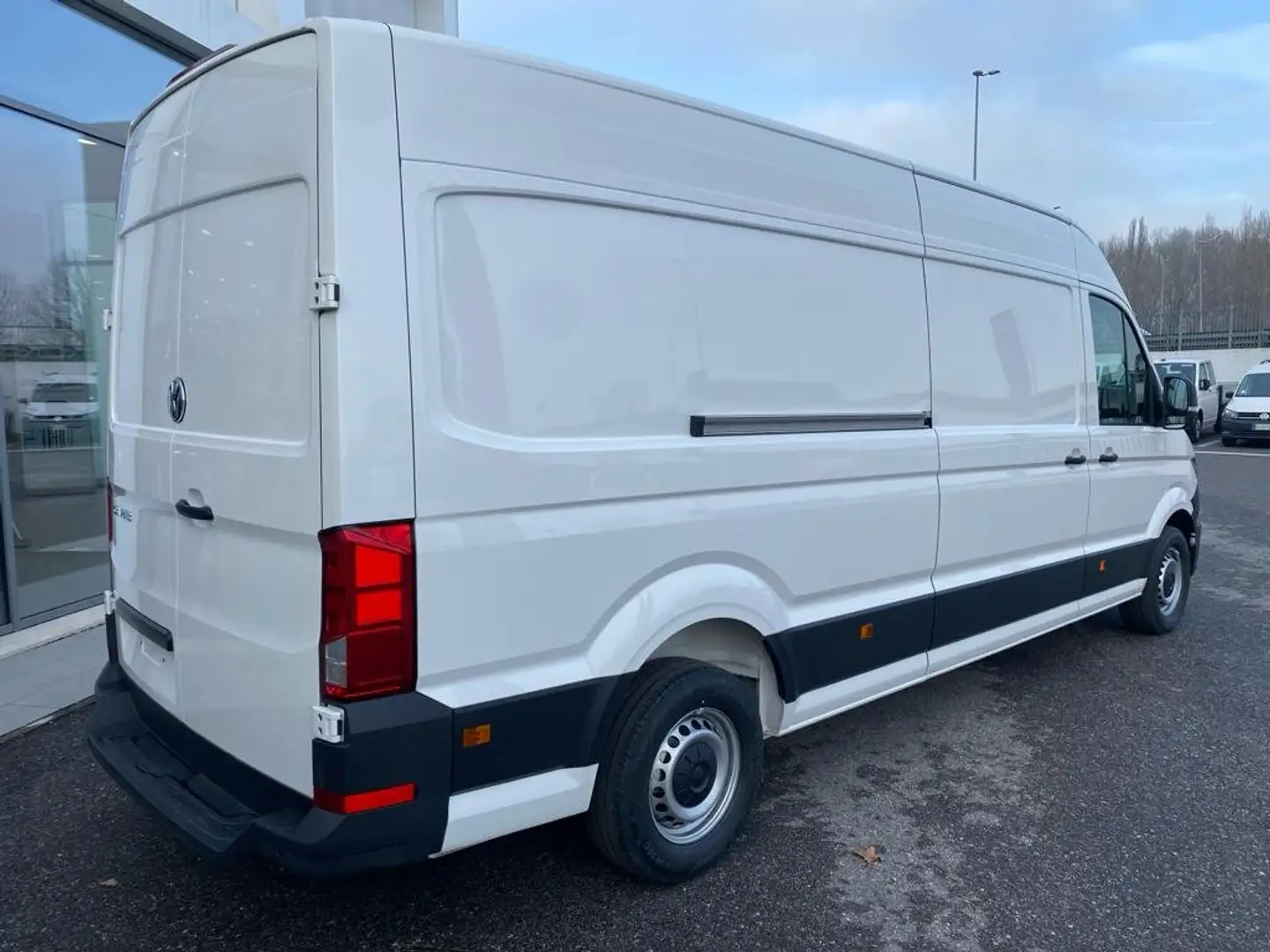 Volkswagen Crafter Van Business 35 L4H3 2.0 TDI BMT Bianco - 2