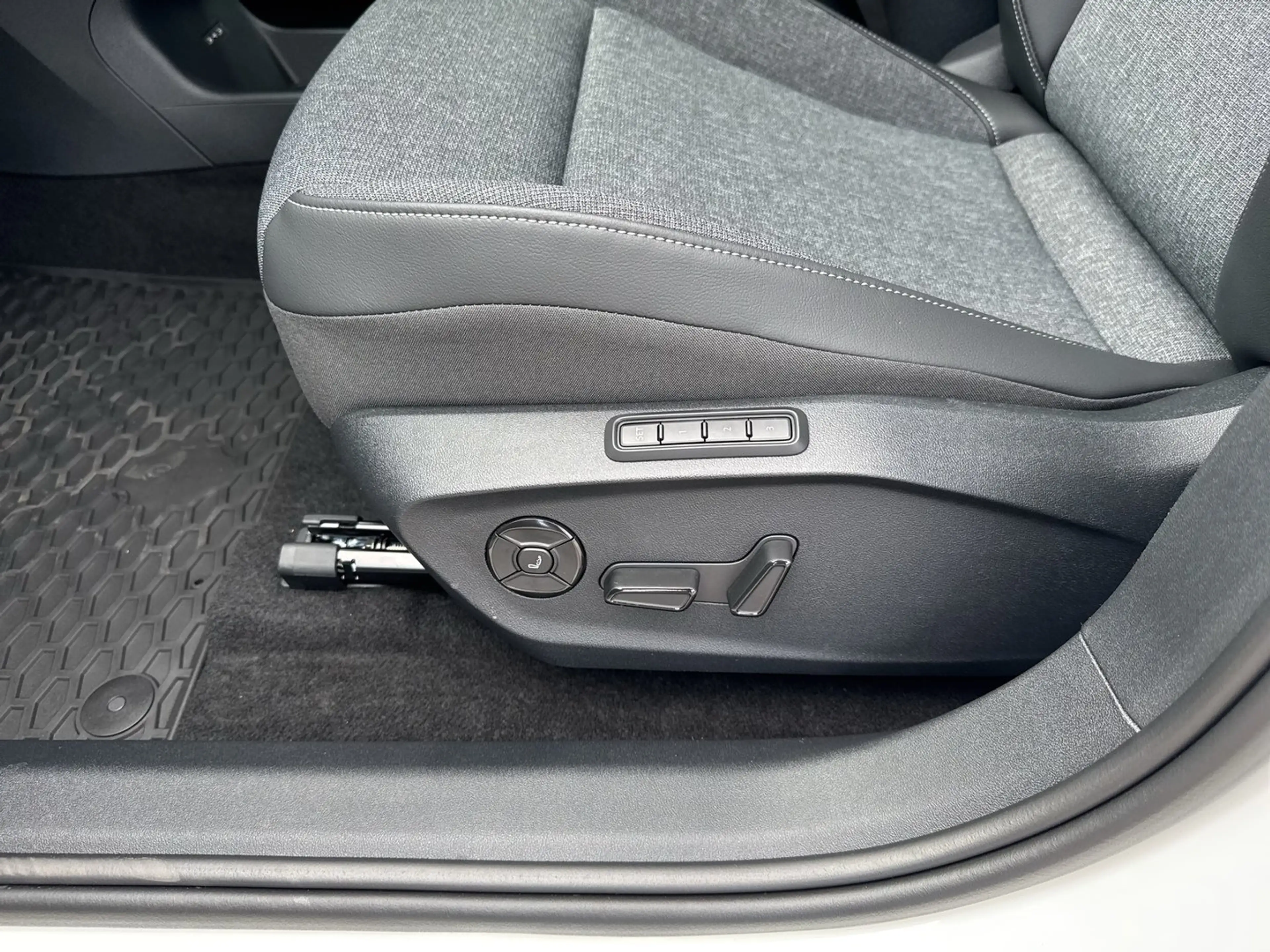 Volkswagen ID. Polo VW ID. Polo Style Edition+ 155 kW - 52 kWh — photo 13