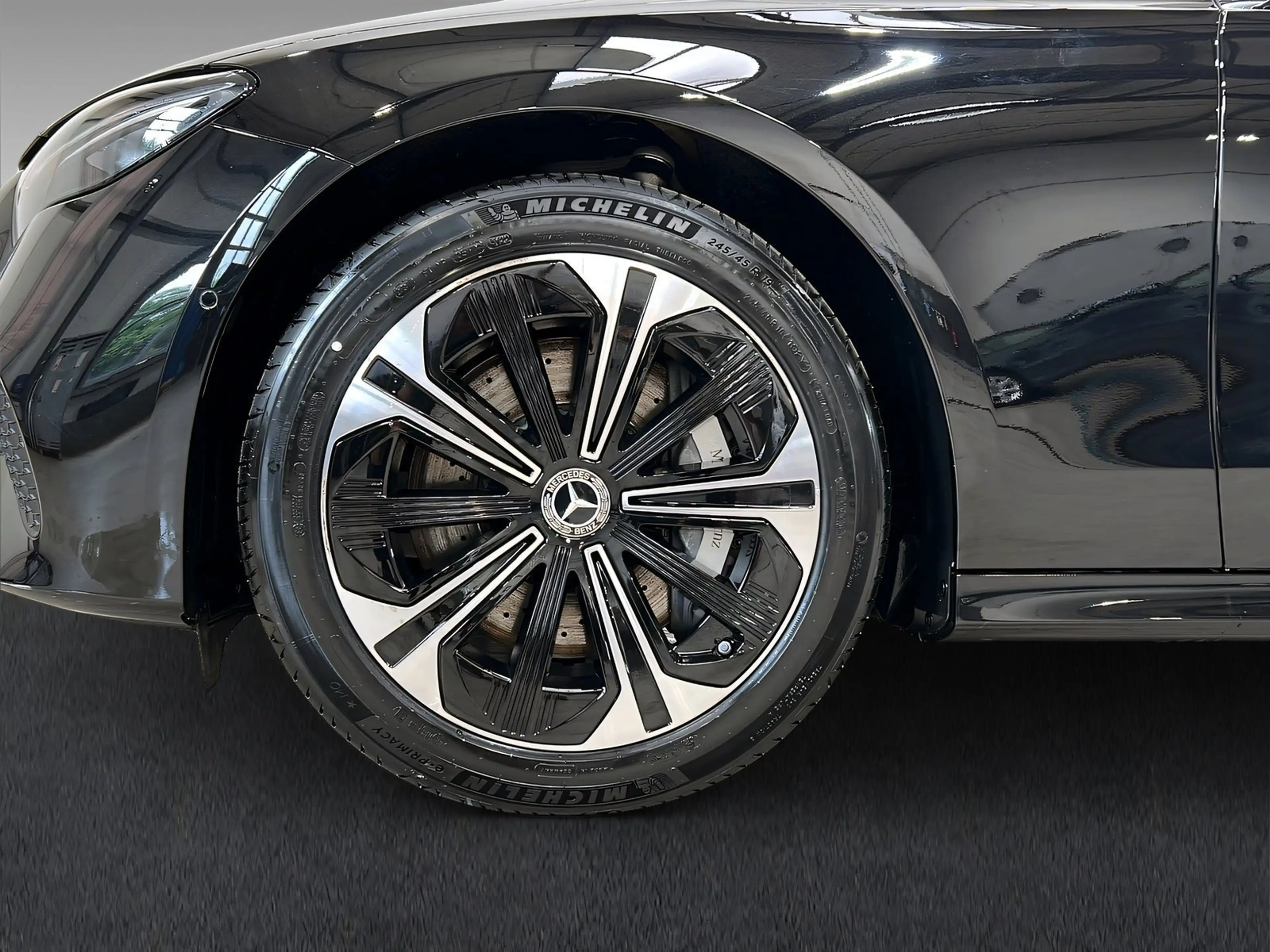 Mercedes-Benz E 450 4M Limo AVANTGARDE+LED+DISTR+Memo+TotW+360 — photo 5