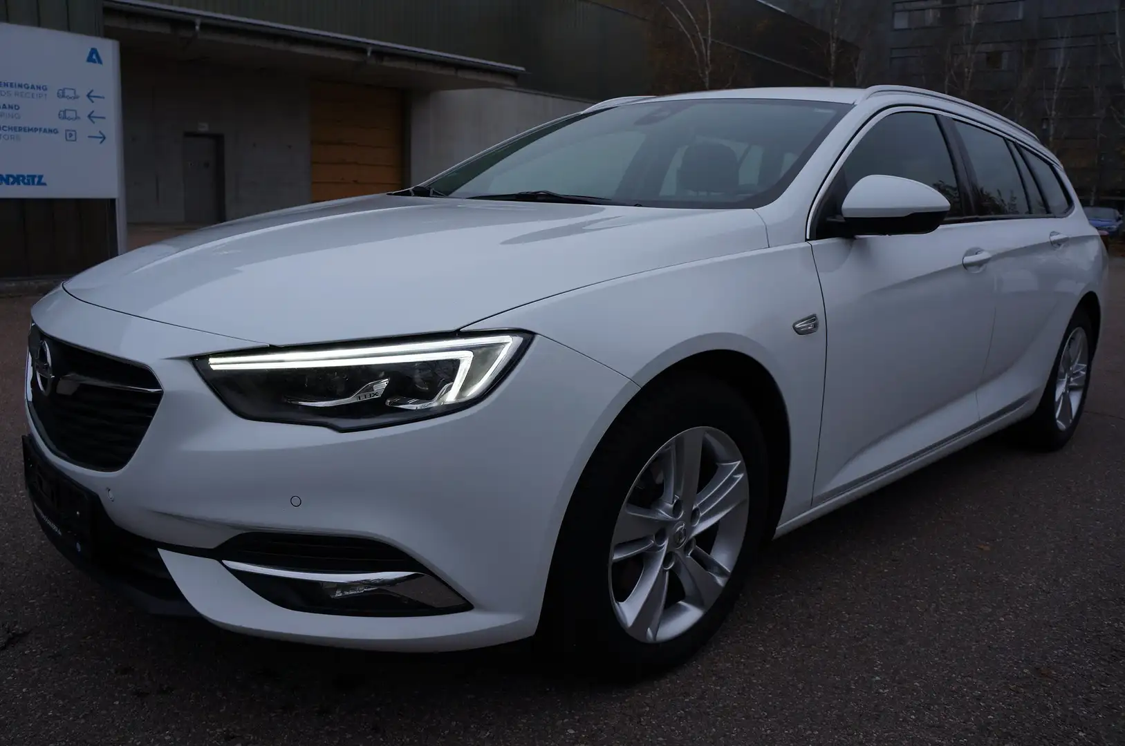 Opel Insignia 1,6 INNOVATION+SPORT**LEDER**NAVI=LED=E6 Weiß - 1