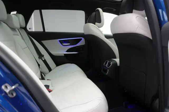 Mercedes-Benz C-Class view 7