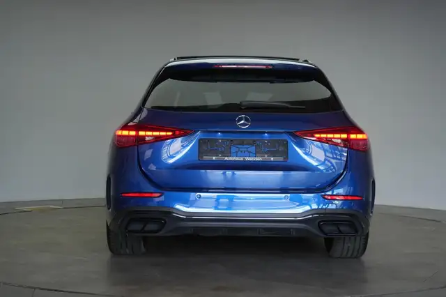 Mercedes-Benz C-Class view 2