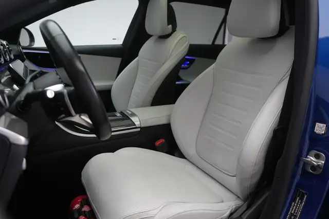 Mercedes-Benz C-Class view 9