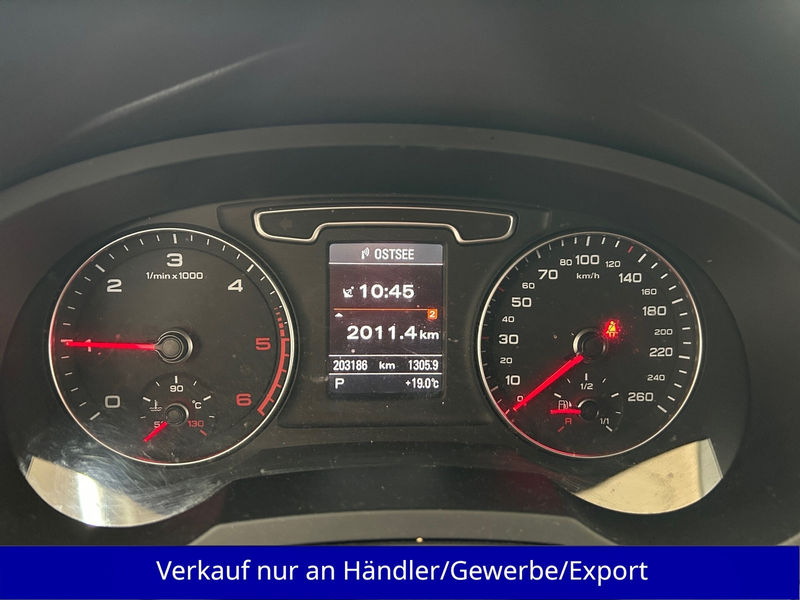 Audi Q3 2.0 TDI quattro 1.Hand Automatik AAC SHZ Navi — photo 10