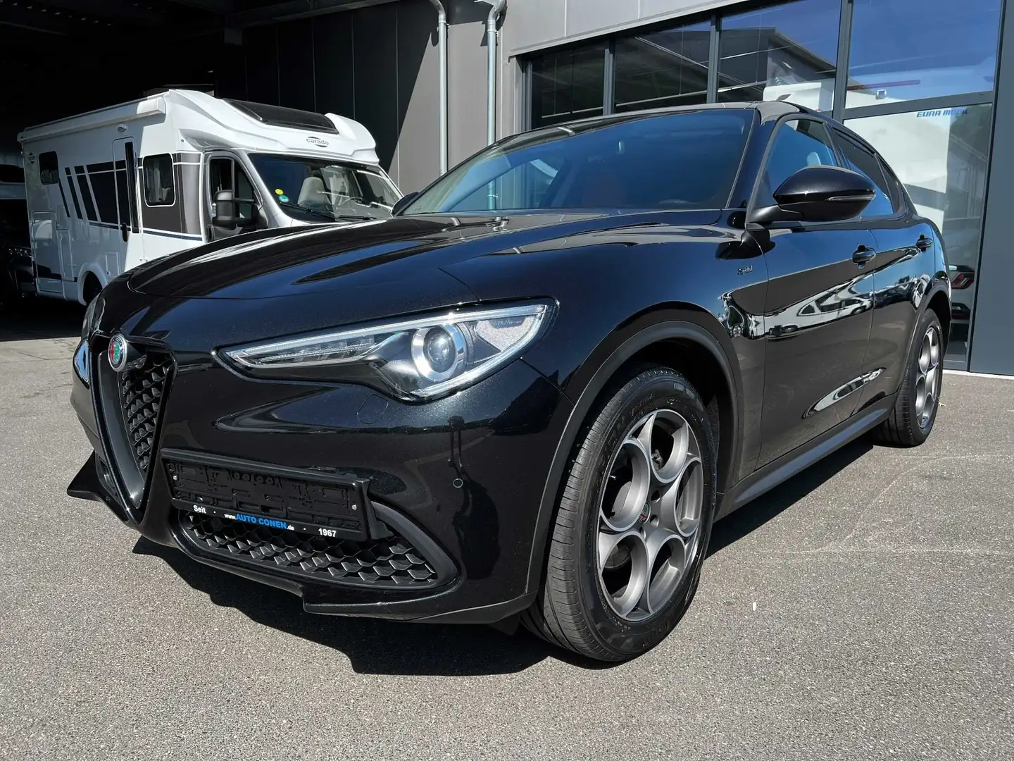 Alfa Romeo Stelvio Sprint Q4 2,2 Diesel AT NAV KAM SSD Noir - 1