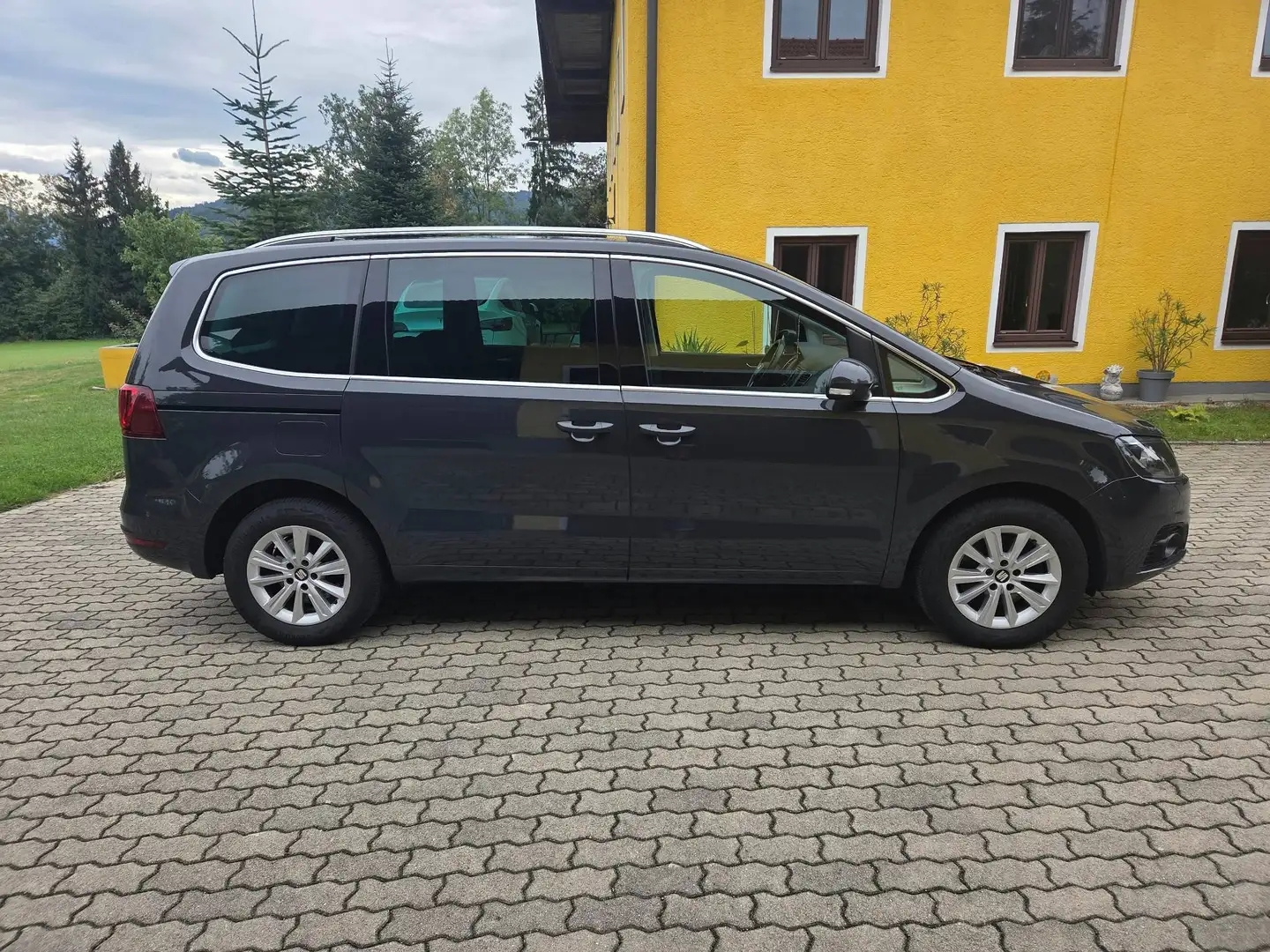 SEAT Alhambra Alhambra Reference 2,0 TDI Reference Grau - 2