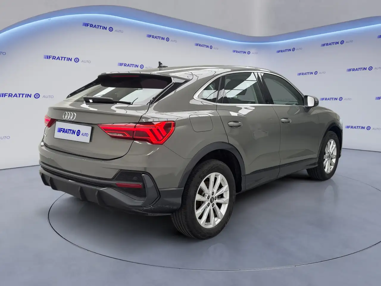 Audi Q3 SPB 45 TFSI e S tronic Business Plus, миниатюра 3