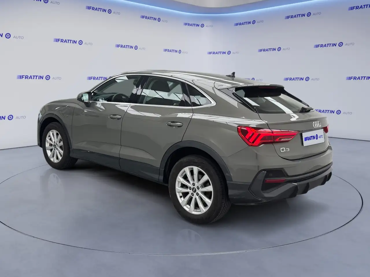 Audi Q3 SPB 45 TFSI e S tronic Business Plus, миниатюра 2