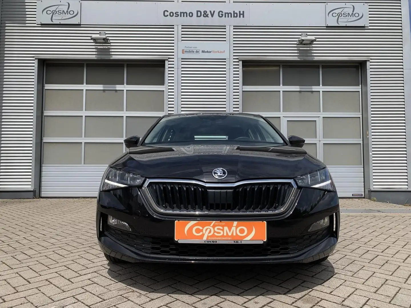 Skoda Scala 1.5TSI Ambition AHK+Sitzhzg+Temp+PDC Schwarz - 2