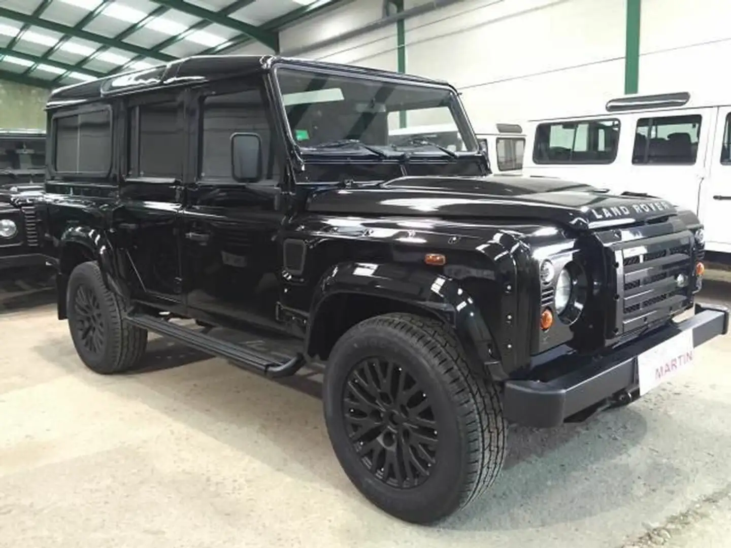 Land Rover Defender 110 SW E - 2