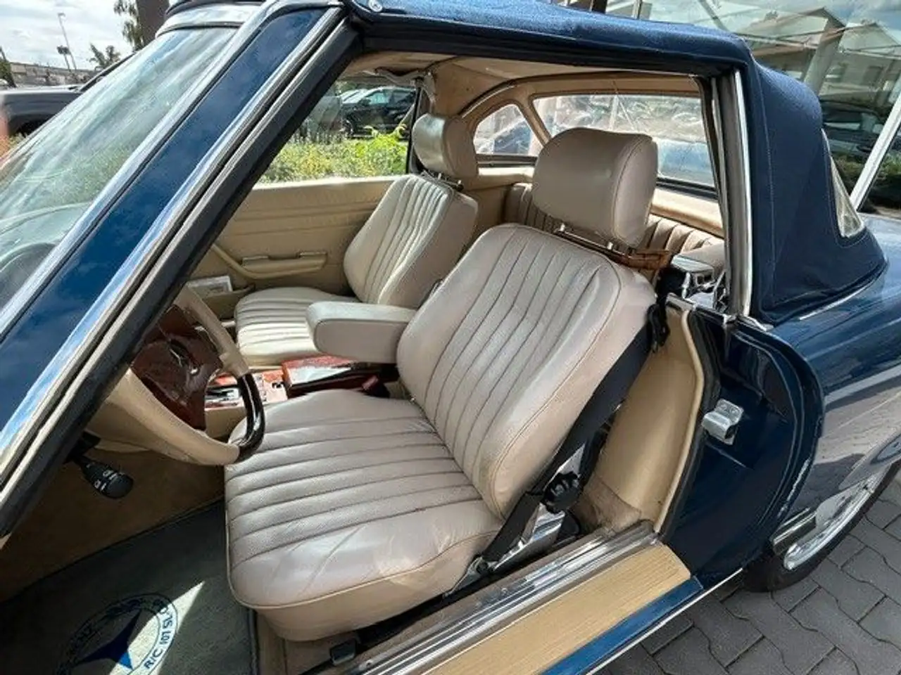 Mercedes-Benz 300 SL R107 Klima Navi Hardtop Fond nur 79400 km, foto 9