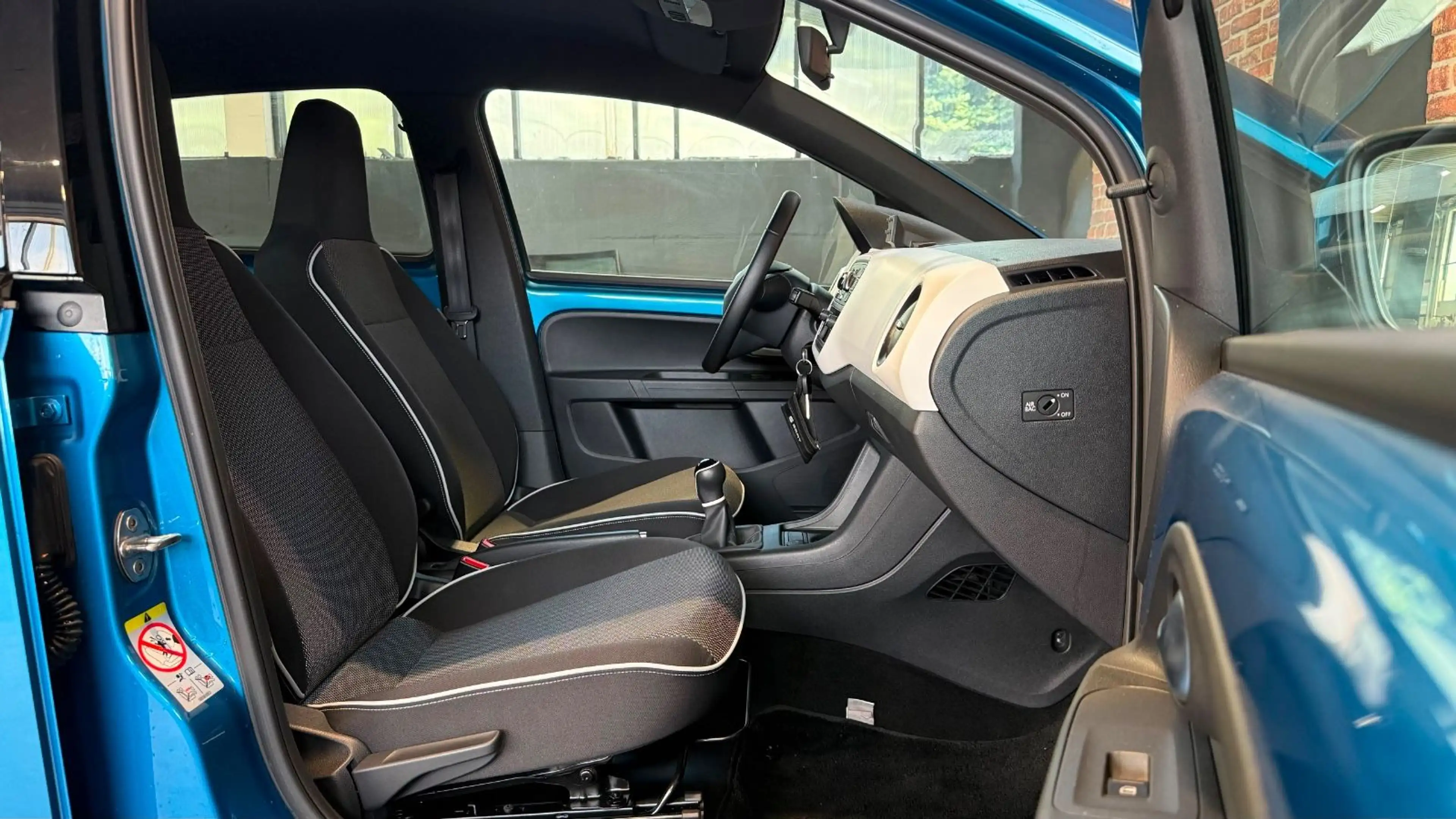 SEAT Mii 1.0 44kW Style TÜV*KLIMA* — photo 8