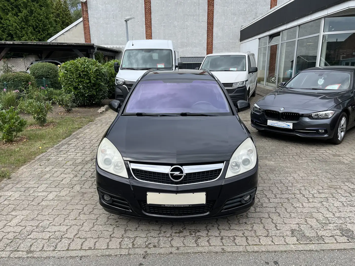 Opel Vectra Edition Kombi aus 2.Hand,Scheckheft,AHK.. Noir - 2