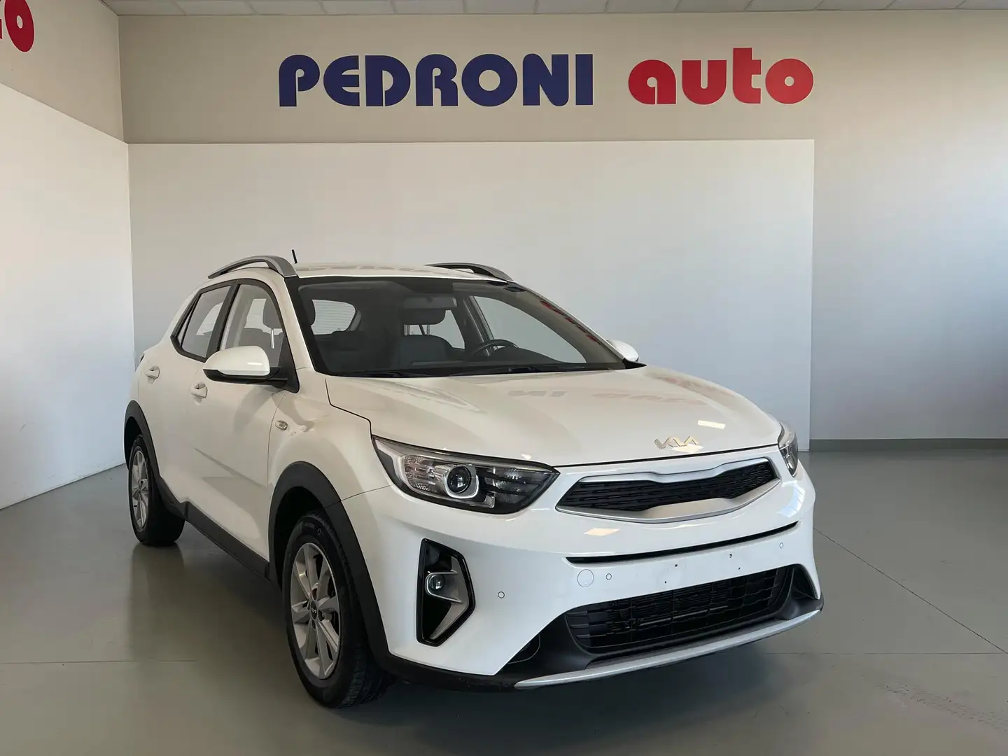 Kia Stonic 1.2 dpi Style s/Design Pack gpl 82cv Neopatentati Blanco - 1