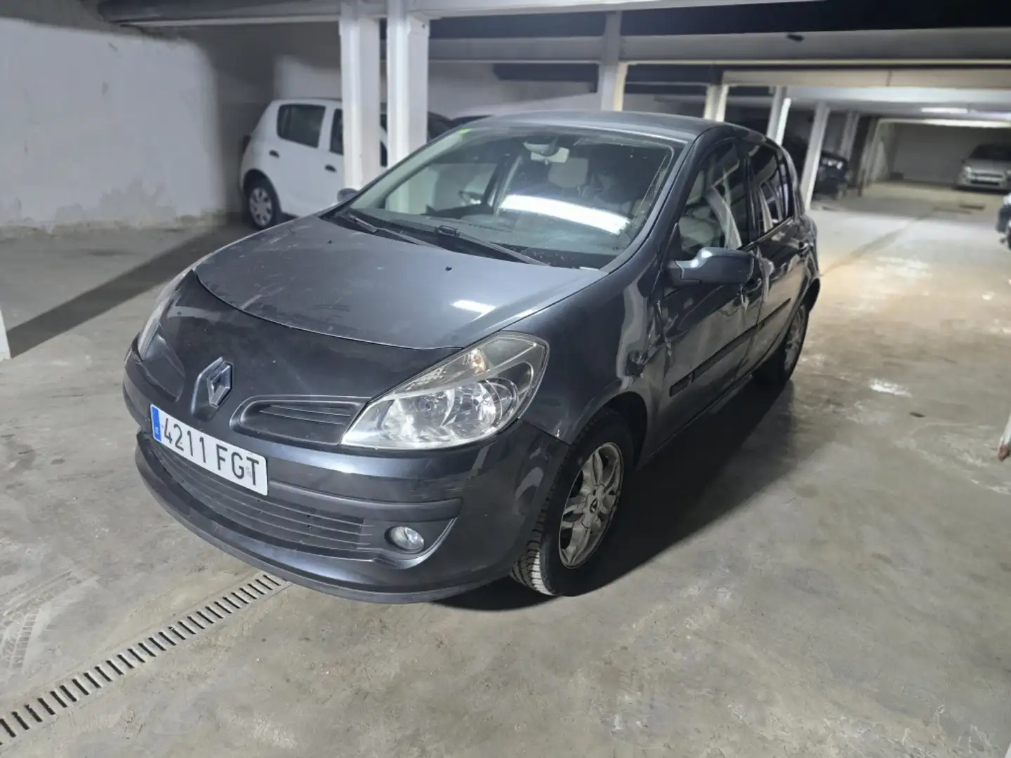 Renault Clio 1.5DCI Confort Dynamique 85 Blau - 1