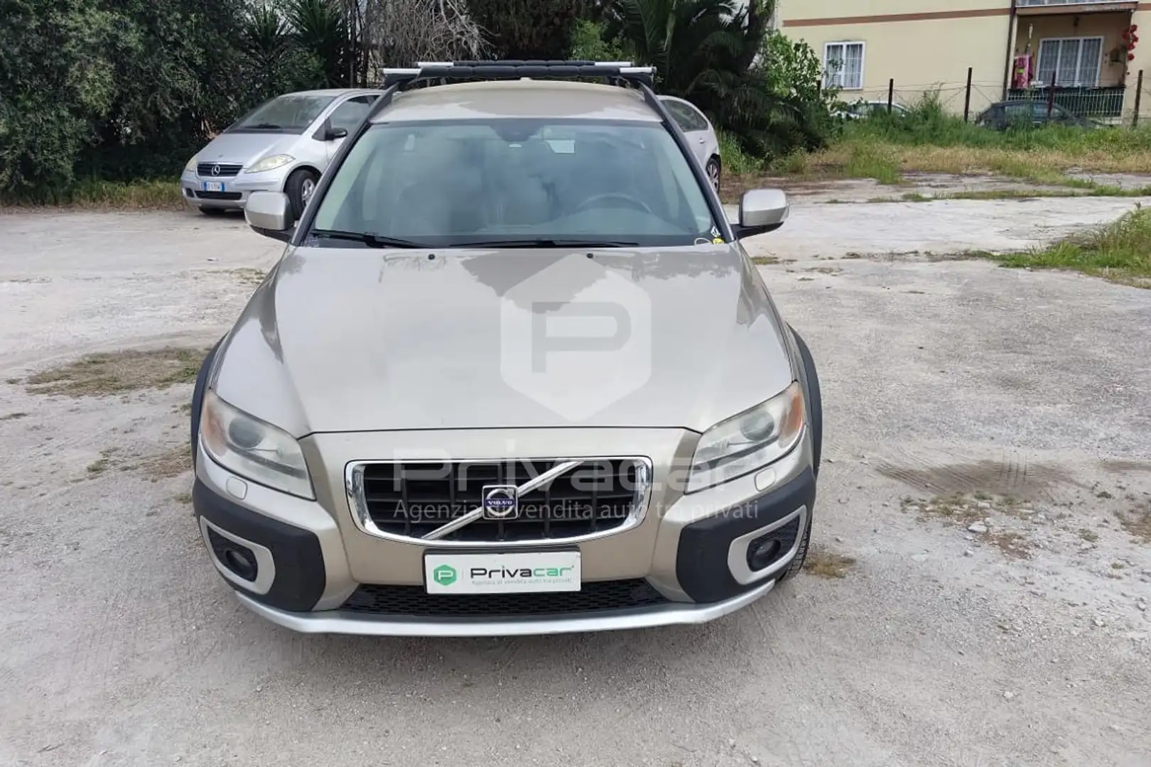 Volvo XC70 XC70 D5 AWD Momentum Zilver - 2