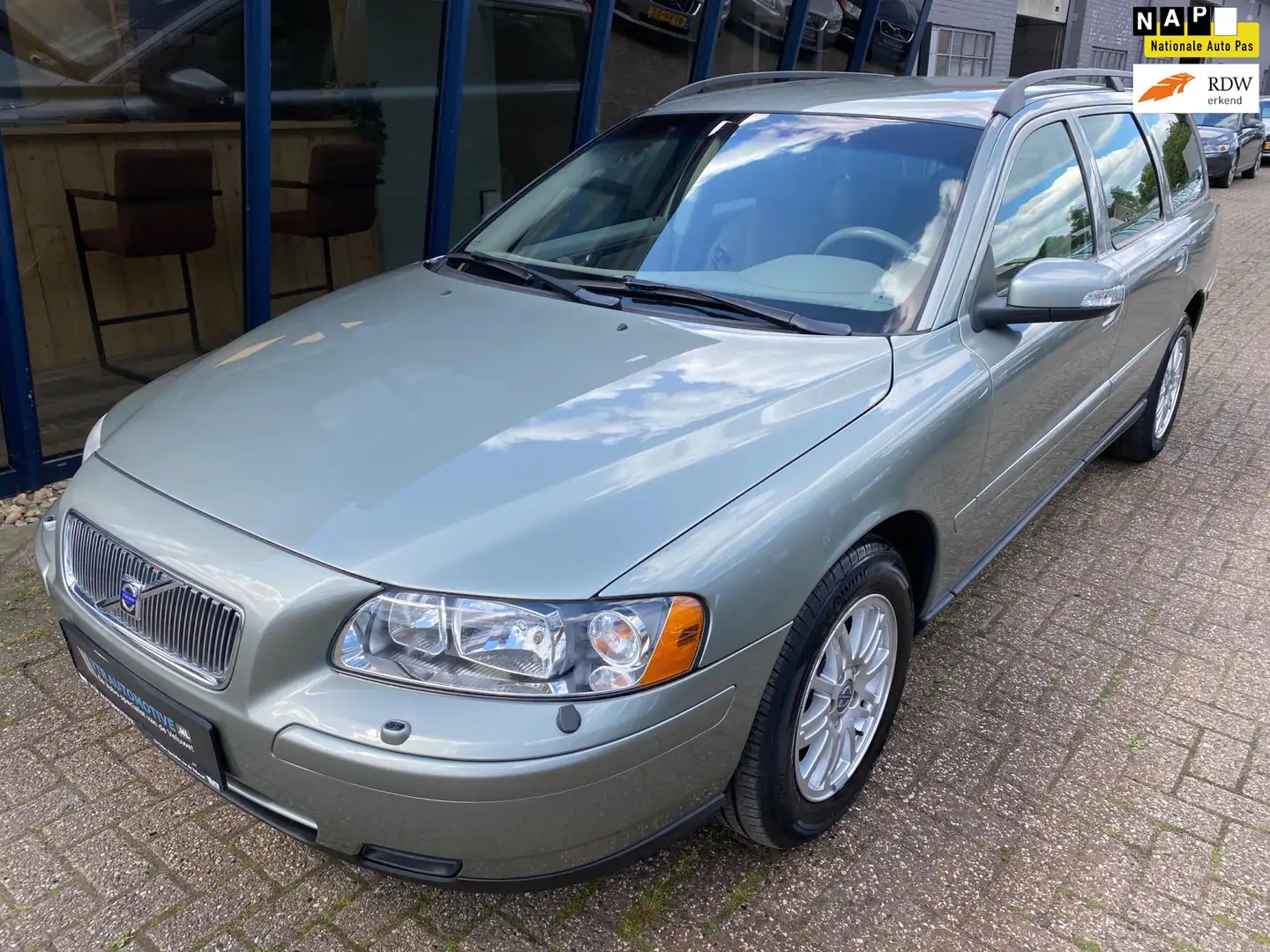 Volvo V70 2.4 Kinetic 170PK Youngtimer Vert - 1