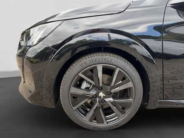 Peugeot 208 view 7