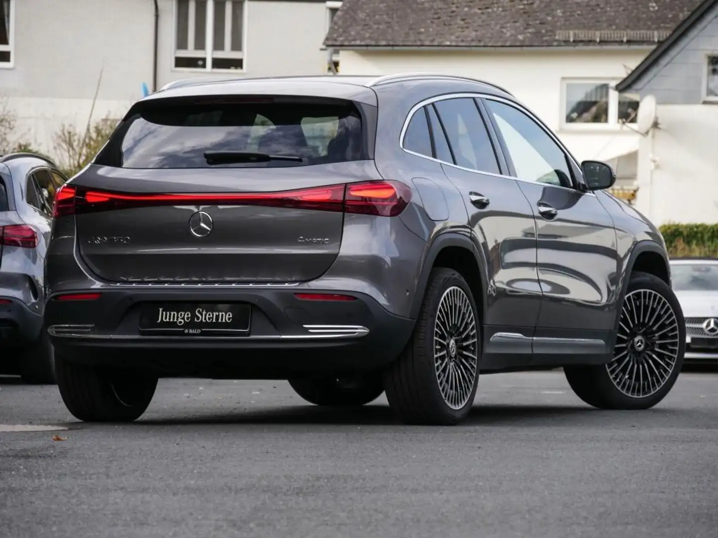 Mercedes-Benz EQA 350 4M Electr-Art/LED/Cam/Totw/Ambi/20"-AMG Grau - 2