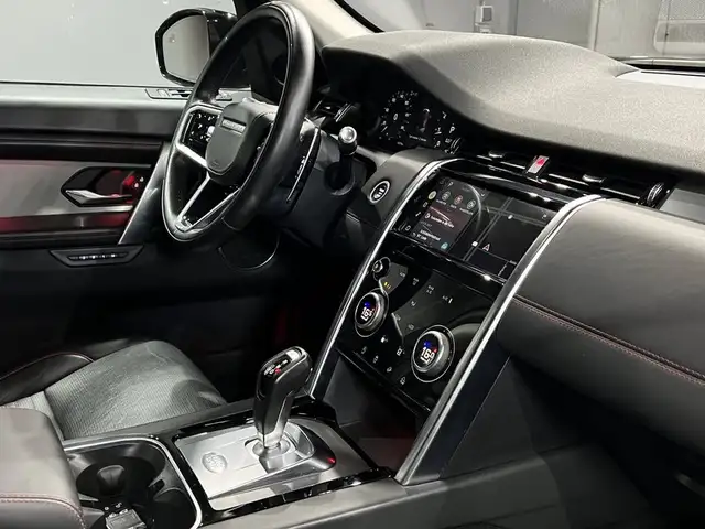 Land Rover Discovery Sport view 14