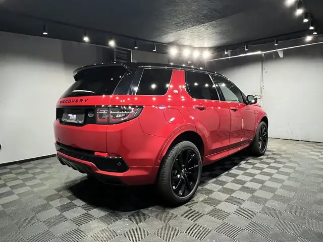 Land Rover Discovery Sport view 4
