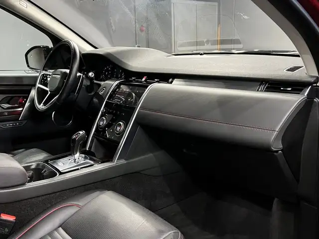 Land Rover Discovery Sport view 15