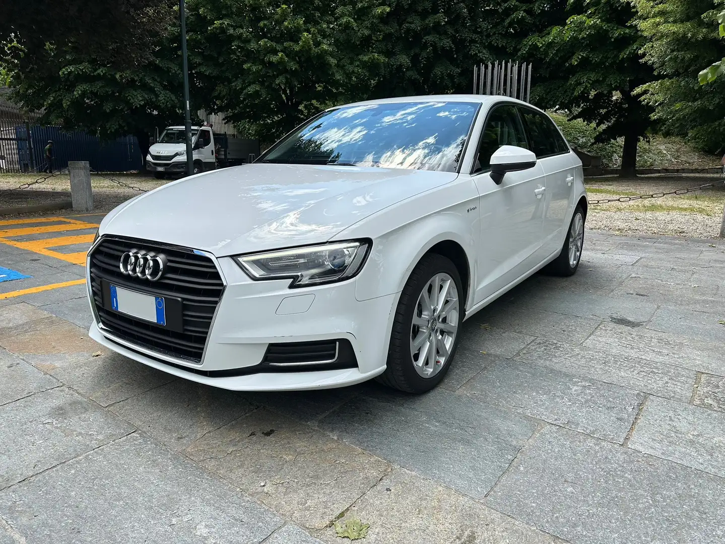 Audi A3 A3 Sportback 1.4 tfsi g-tron Design 110cv Blanco - 1