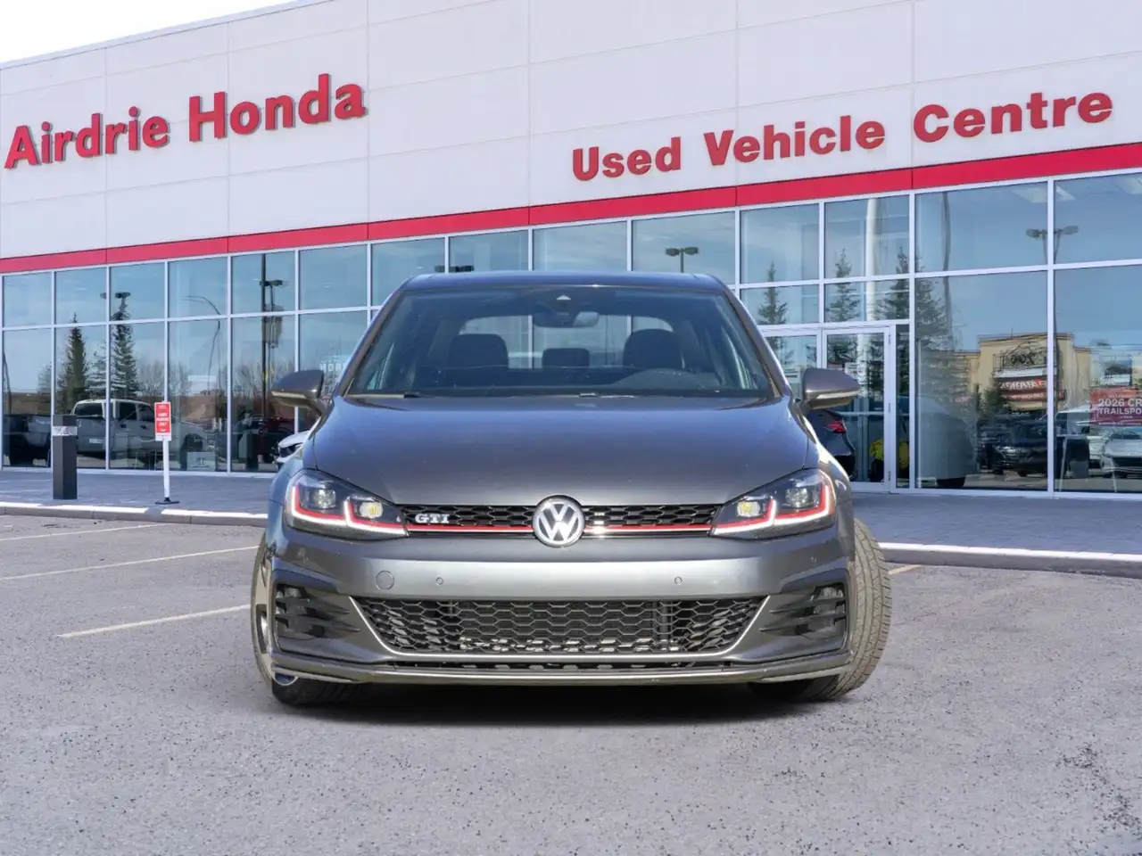 Volkswagen Golf GTI снимка Volkswagen Golf GTI