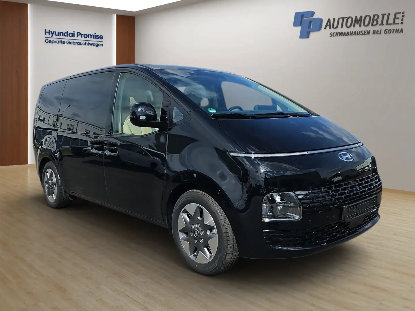 Hyundai STARIA Trend 2.2 CRDI 2WD Schwarz - 2