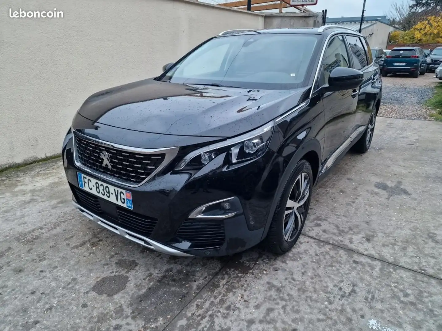 Peugeot 5008 essence 130ch automatique eat8 s&s allure 7places Noir - 1