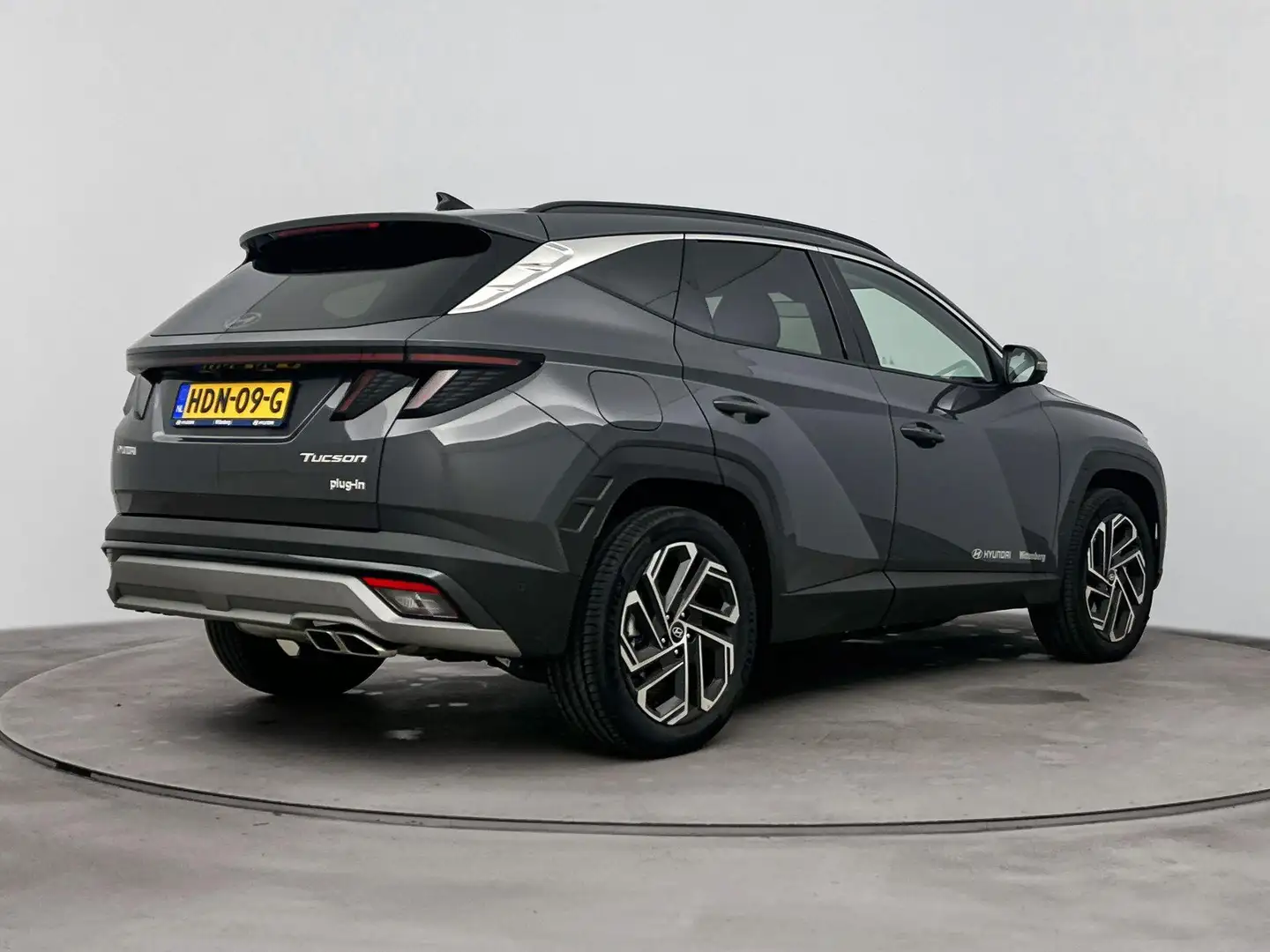 Hyundai TUCSON 1.6 T-GDI PHEV Premium Grijs - 2