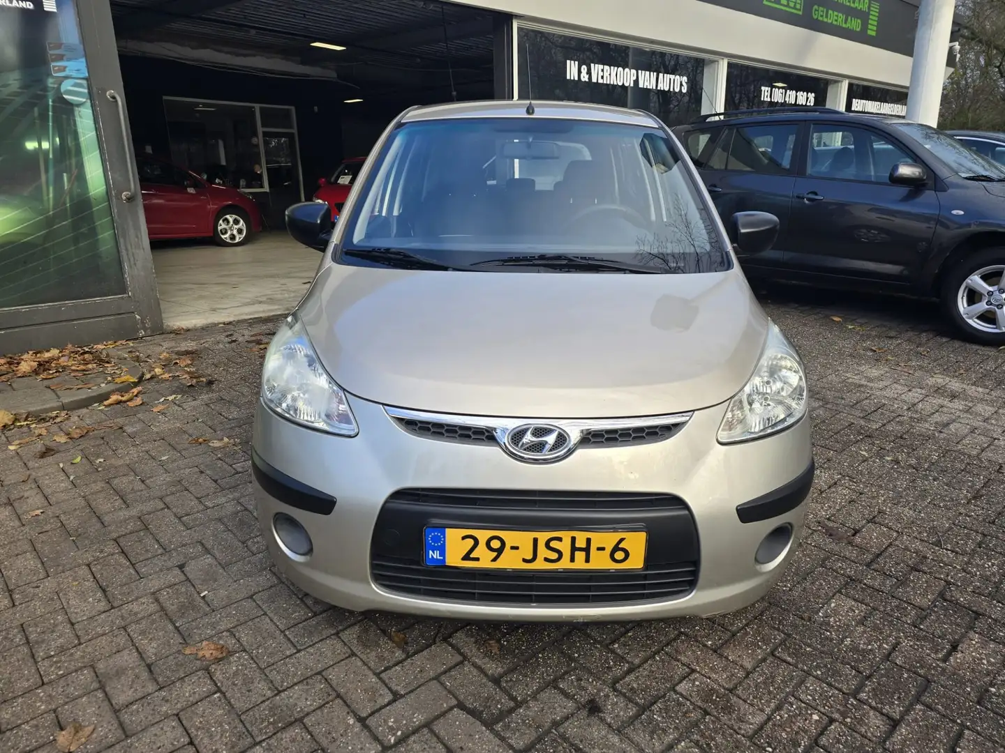 Hyundai i10 1.1 Active Cool | 1E EIGENAAR | 12MND GARANTIE | N bež - 2