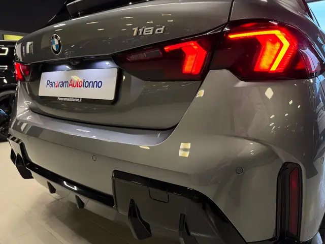 BMW 1 Series view 8