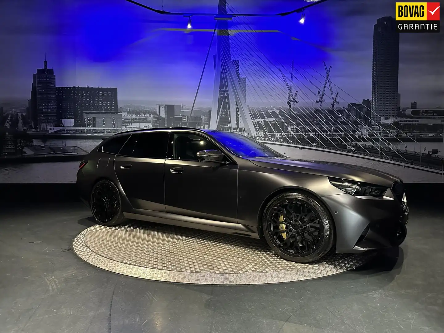 BMW M5 5-serie Touring *Keramisch*Pano*Bowers&Wilkins*NL* Grijs - 1