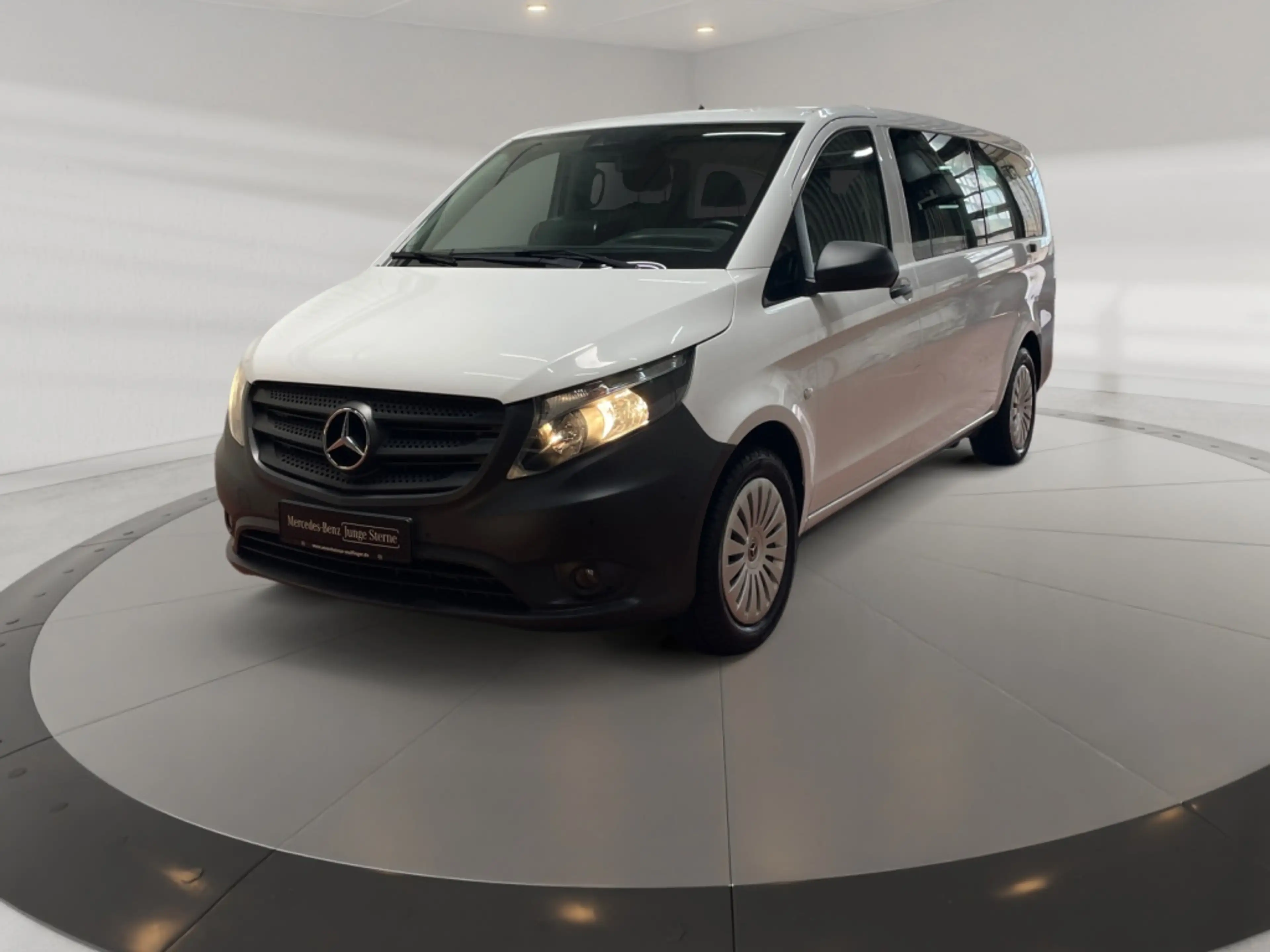 Mercedes-Benz Vito 114 Tourer *8-Sitzer,Navi,Cam,PTS — photo 2