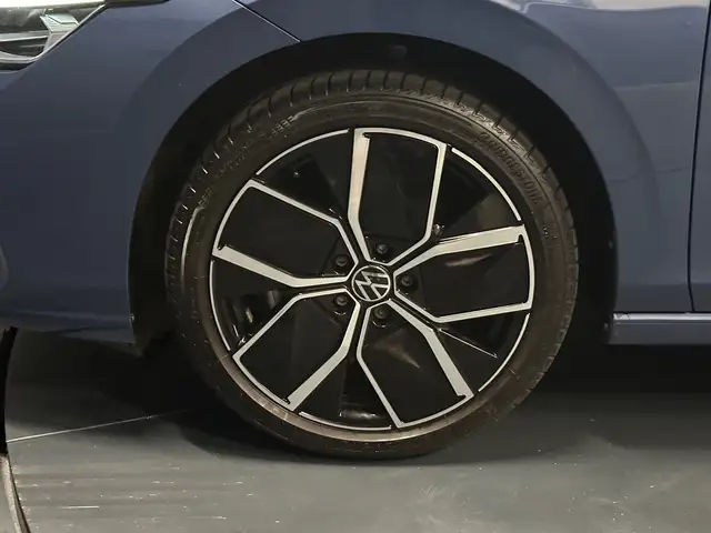 Volkswagen Golf view 10