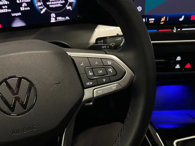 Volkswagen Golf view 21