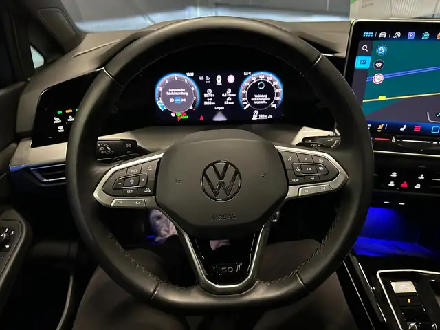 Volkswagen Golf view 19
