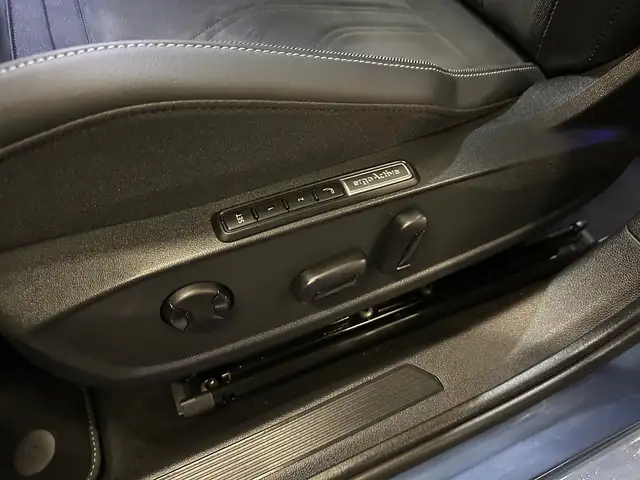 Volkswagen Golf view 17