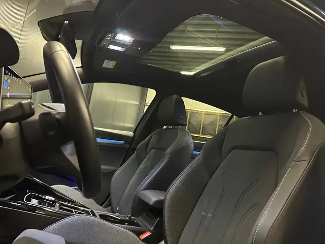 Volkswagen Golf view 11