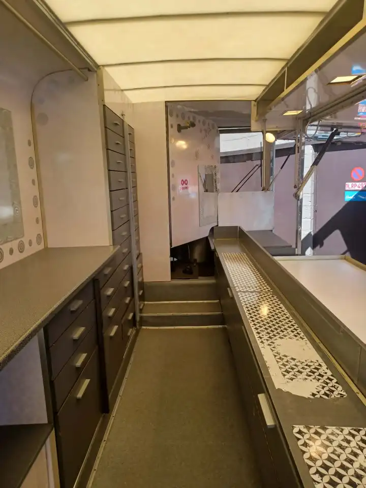 Peugeot J9 camion magasin commerce ambulant avec carton rouge contrôle technique . A venir enlever avec plateau ou plaque marchande, foto 10