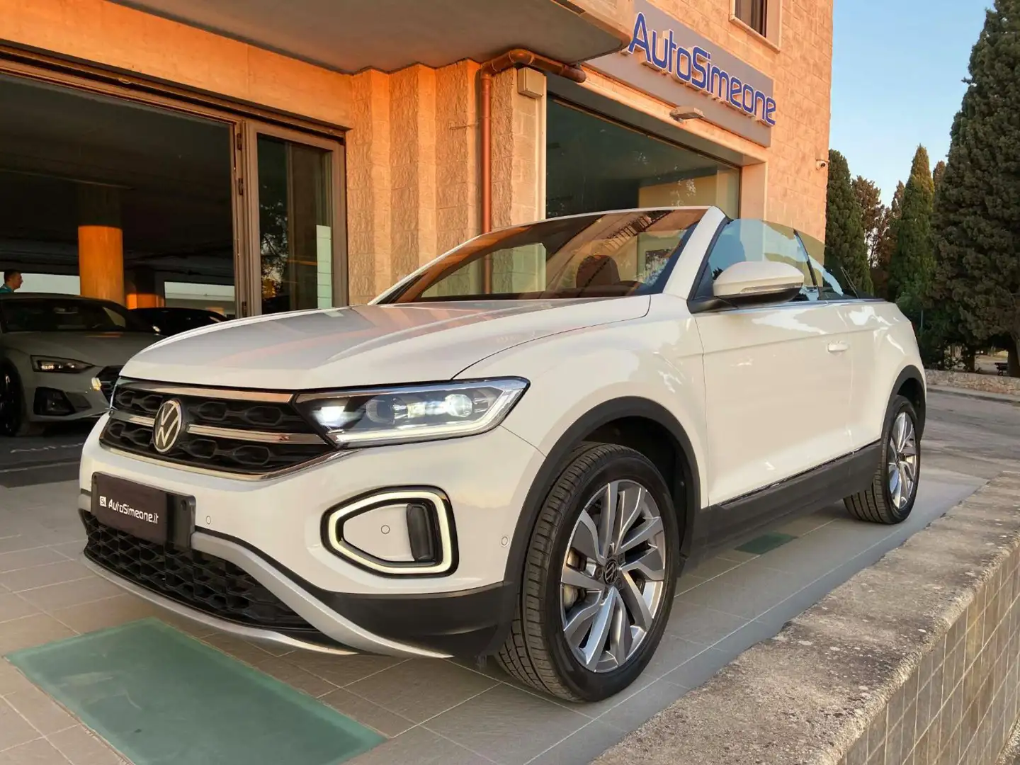 Volkswagen T-Roc Cabriolet 1.0 TSI Style VIRTUAL COCKPIT-FARI LED Bianco - 1